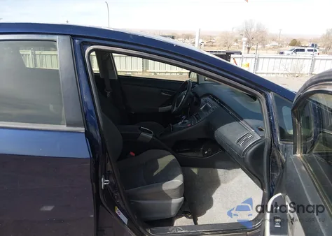 2013 Toyota Prius Three z USA, uszkodzony, nr VIN JTDKN3DU3D0346820